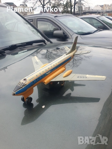 Стара метална механична играчка от 1965 г 