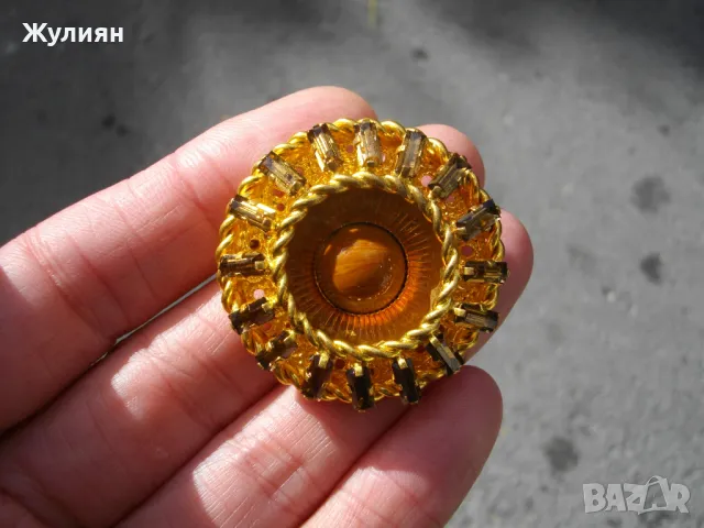СТАРА ПОЗЛАТЕНА БРОШКА, снимка 4 - Антикварни и старинни предмети - 47620807