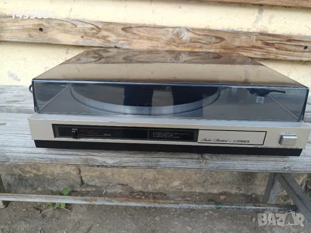 Продавам полуавтоматичен Грамофон Fisher МТ 30 