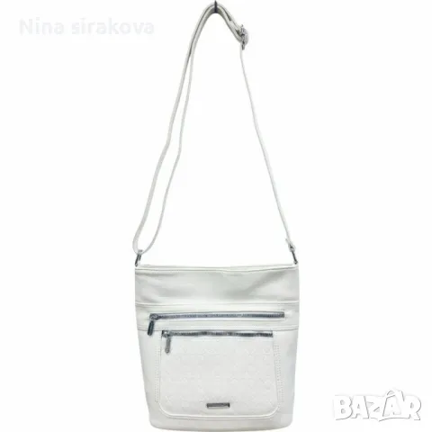 Дамска чанта с модерен дизайн и удобство за всеки ден


