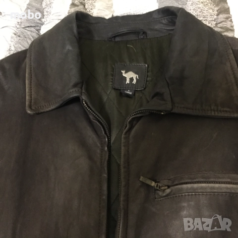Мъжко италианско велурено  яке, размер  L, марка CAMEL, цвят – тъмно сиво-зелено, закопчаване- с цип