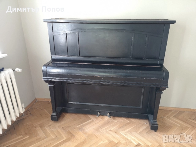 Продавам старо английско пиано 