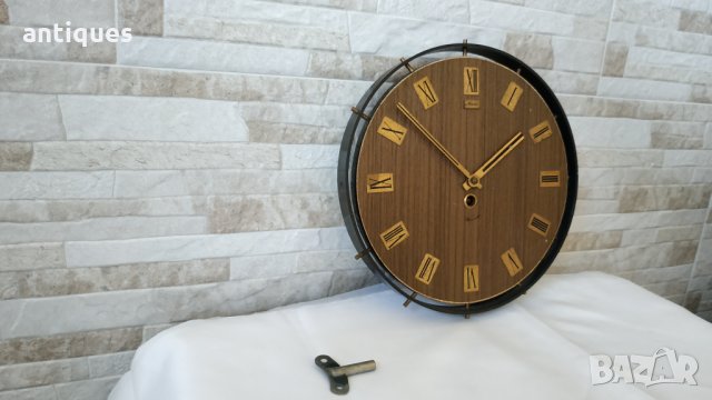 Стар дървен стенен часовник - Маяк - Сделано в СССР, снимка 3 - Антикварни и старинни предмети - 34906229
