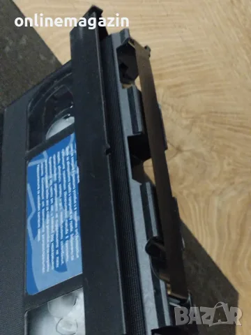 Видеокасета " ГЛУТНИЦА КУЧЕТА "  VHS, снимка 8 - Други жанрове - 56261265