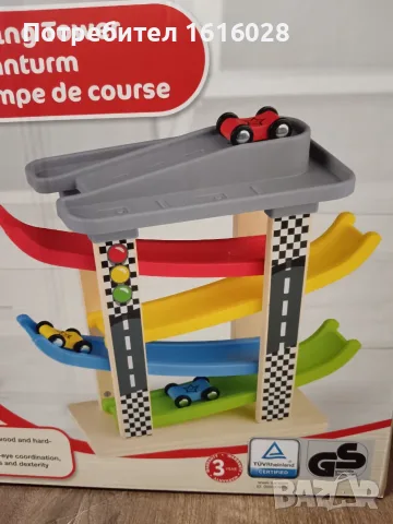 Състезателна кула с писта и колички Playtive Racing Tower. 