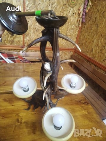 Ръчно изработен таванен полилей от 5 броя еленски рога.  Нестандартен и интересен полилей, който зад, снимка 11 - Полилеи - 42725986