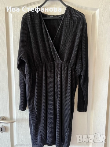 Ежедневна нова елегантна черна практична удобна рокля рипс рипсена V образно деколте 