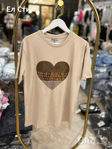🤍Тениска "GUESS "
Памук 
Бежово С/М   М/Л
19 €, снимка 2 - Тениски - 53654608