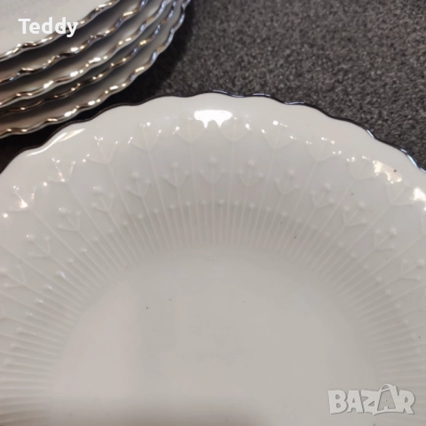 Чинии от три вида, стар български порцелан, производство Разград, снимка 1