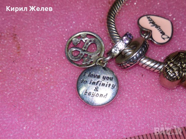 PANDORA ПРЕКРАСНА ГРИВНА с ИСКРЯЩИ КРИСТАЛИ и ЕМАЙЛ МНОГО ЕФЕКТНА КРАСИВА 31185, снимка 6 - Гривни - 44406326