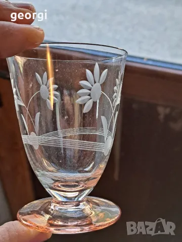 стъклена гравирана чаша от розово стъкло  20/2, снимка 2 - Чаши - 49123207