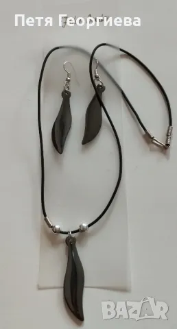 Комплект колие и обици от хематит