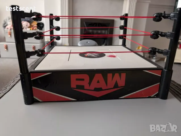 Ринг за играчки WWE Raw Spring Loaded Mat Action Ring + Sounds, снимка 3 - Други - 48365430