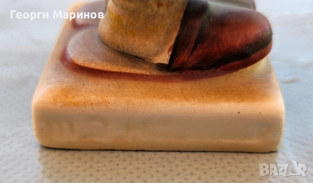 Goebel Hummel порцеланова фигура Little Helper, 73, 1973 г., снимка 10 - Колекции - 51542336