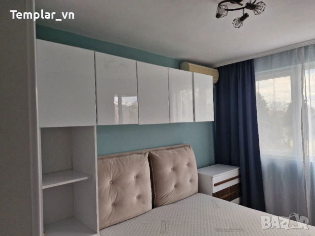 Двустаен апартамент , Бриз, паркинг, юг среден етаж,обзаведен.