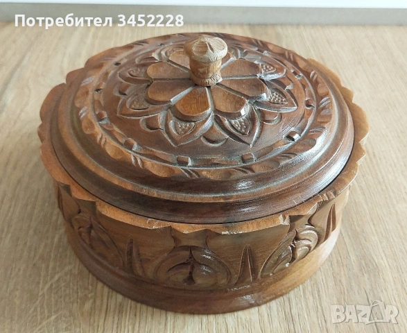 Дърворезба кутия за ценители отлична 