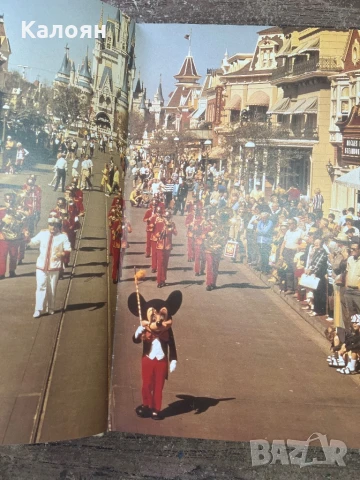 Албум за живота и творчеството на Уолт Дисни, снимка 6 - Художествена литература - 51402325