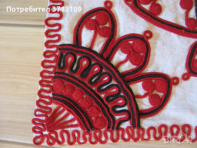 Стара възглавница -вълнени ширити и лен, ръчно шита,74х46см., снимка 3 - Антикварни и старинни предмети - 49402786