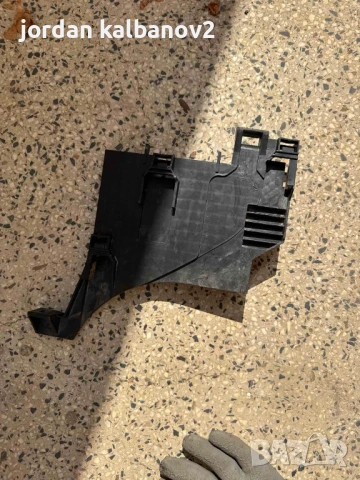 Лява основа на ляв фар на Land Rover Range Rover Evoque само за 50Eur. LH00122222