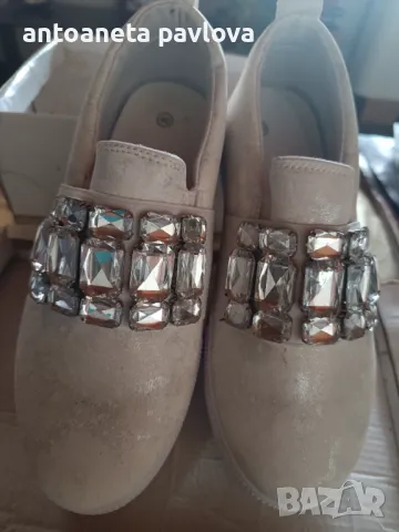 Обувки с камъни, снимка 2 - Дамски ежедневни обувки - 49528664