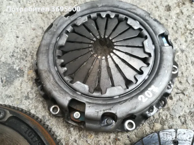  Маховик съединител Peugeot Пежо 207 Citroen 1.4 16v притискателен феродов диск притискател феродо, снимка 5 - Части - 49314136
