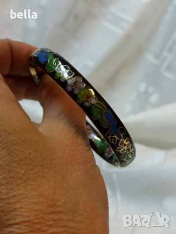 Винтидж гривна инкрустирана с клетъчен златен емайл -клоазоне и флорални орнаменти отвътре и отвън,, снимка 2 - Гривни - 51227005