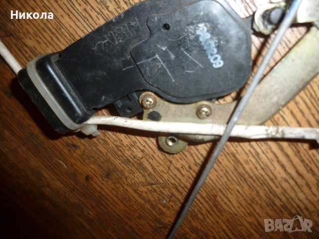 Предна лява брава за врата Дайхатсу Трериос 1.3, снимка 2 - Части - 39111826