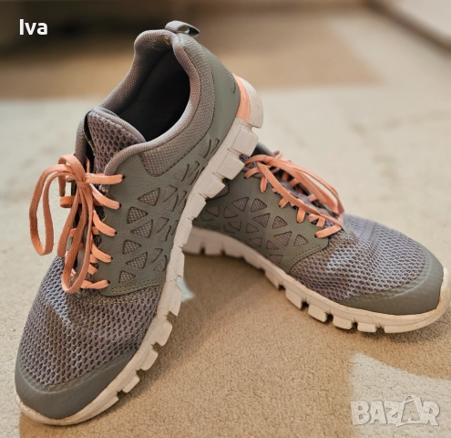 Суперлеки дамски маратонки Reebok, usa 10, uk 7 1/2, eur 41, снимка 2 - Маратонки - 52724126