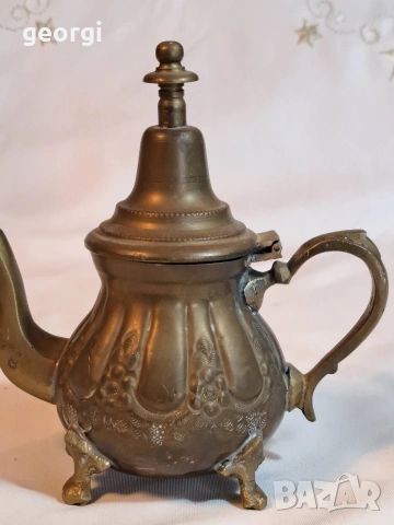 стар бронзов чайник 32/1, снимка 2 - Антикварни и старинни предмети - 53093099