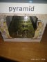 Метална пирамида с часовник, снимка 1 - Дамски - 42607700