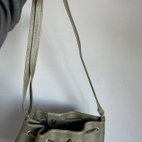 Тъмнозелена дамска чанта, снимка 5 - Чанти - 42862865