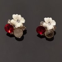 Нови нежни обеци с цветчета и кристалчета сини бели червени, снимка 2 - Обеци - 30032482
