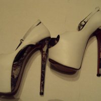  Бели лачени обувки с плат и кожа 18см ток, снимка 8 - Дамски обувки на ток - 29922149