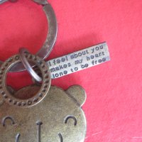 Страхотен бронзов ключодържател мечок, снимка 4 - Арт сувенири - 37914432