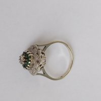 Златен пръстен с брилянт и изумруди, снимка 5 - Пръстени - 34936287