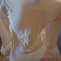 Бяла блуза с красиви ръкави и къдрици отпред , снимка 5 - Блузи с дълъг ръкав и пуловери - 44327769