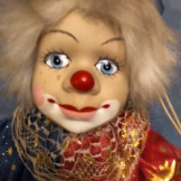 	Колекционерска порцеланова кукла клоун на люлка, снимка 5 - Колекции - 33865443