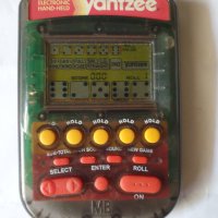 Електронна игра "Yahtzee", снимка 5 - Други игри и конзоли - 40459474