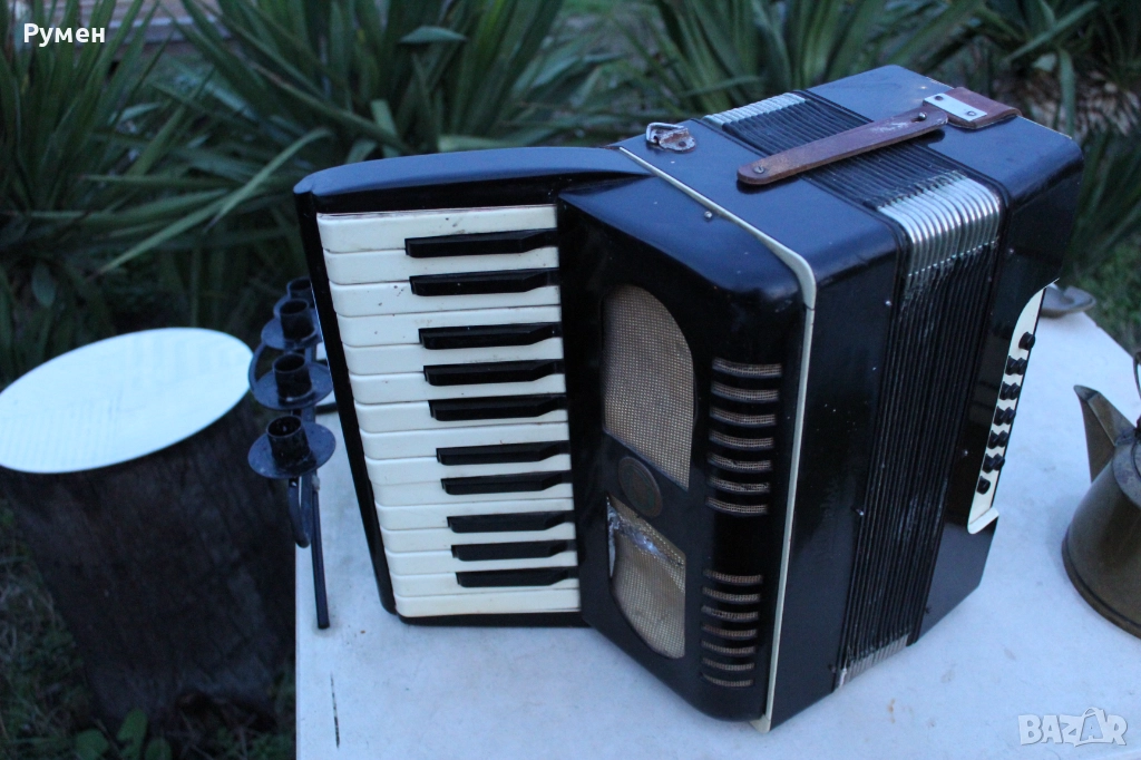 Ретро акордеон - 12 баса, снимка 1