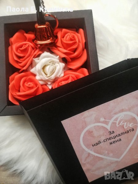 Кутия с вечни рози и послание , снимка 1