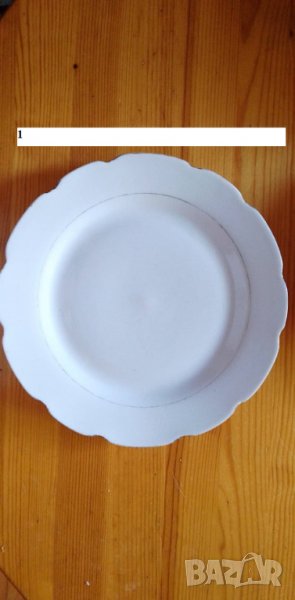 Плитки порцеланови чинии по един брой от вид, снимка 1