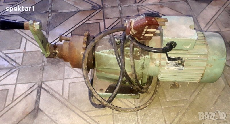 Трифазен двигател редуктор 80 оборота, снимка 1