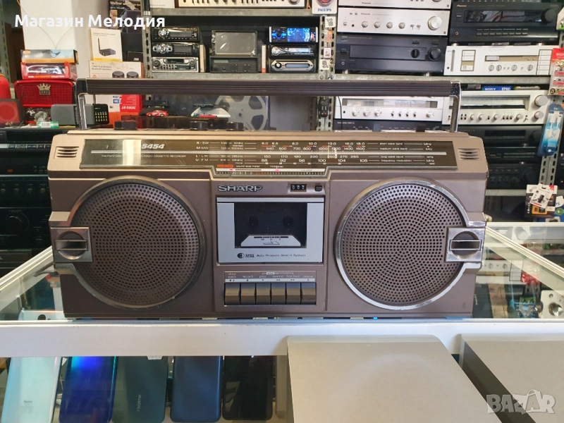 Радиокасетофон SHARP GF-5454 В перфектно техническо и много добро визуално състояние., снимка 1