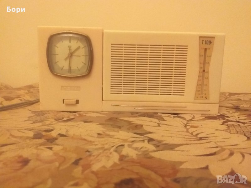 VEB  STERN TZ 10  T 100 Часовник с радио, снимка 1