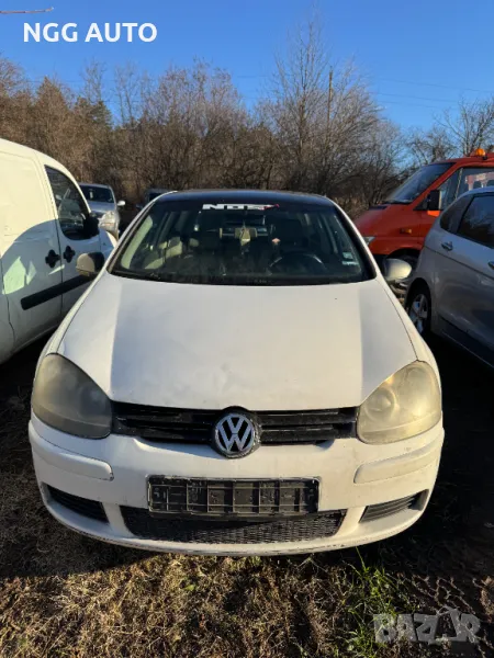 VW Golf 5 1.6i 2005 г. - на части !, снимка 1