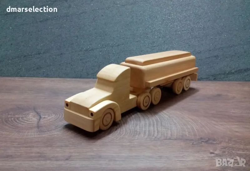 Декоративно дървено камионче с ремарке цистерна DMAR 63M, снимка 1