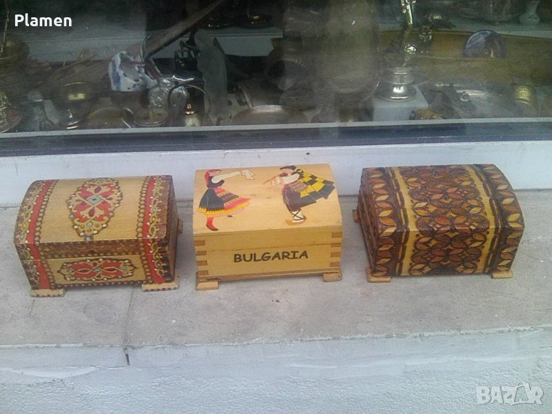 Три български оцветени и пирографирани кутии за бижута тип съндъче, снимка 1