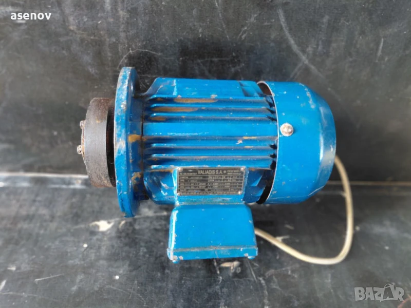 елекрически двигател- фланцов, снимка 1