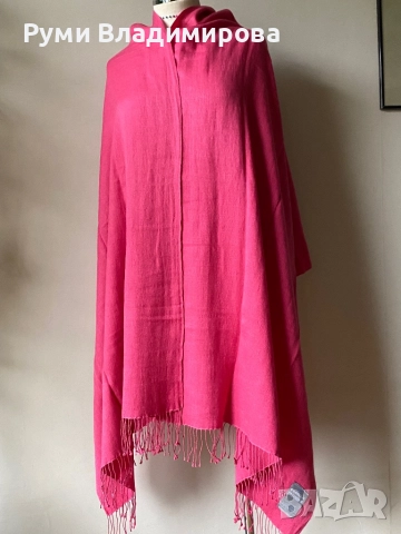 Цикламено розов/ цвят фукция шал  от 50 % кашмир и 50 % коприна, голям шал , снимка 2 - Шалове - 48506233