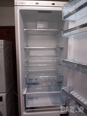 Иноксов комбиниран хладилник с фризер Бош Bosch А+++ с две години гаранция!, снимка 2 - Хладилници - 53346087